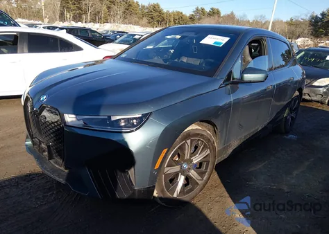 2022 BMW Ix xDrive50 из США, поврежденный, VIN WB523CF0XNCK55328